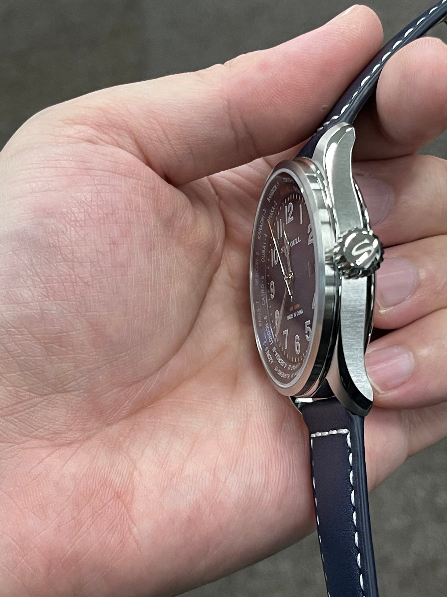 Salute · Aircraft Clock 302 · world time