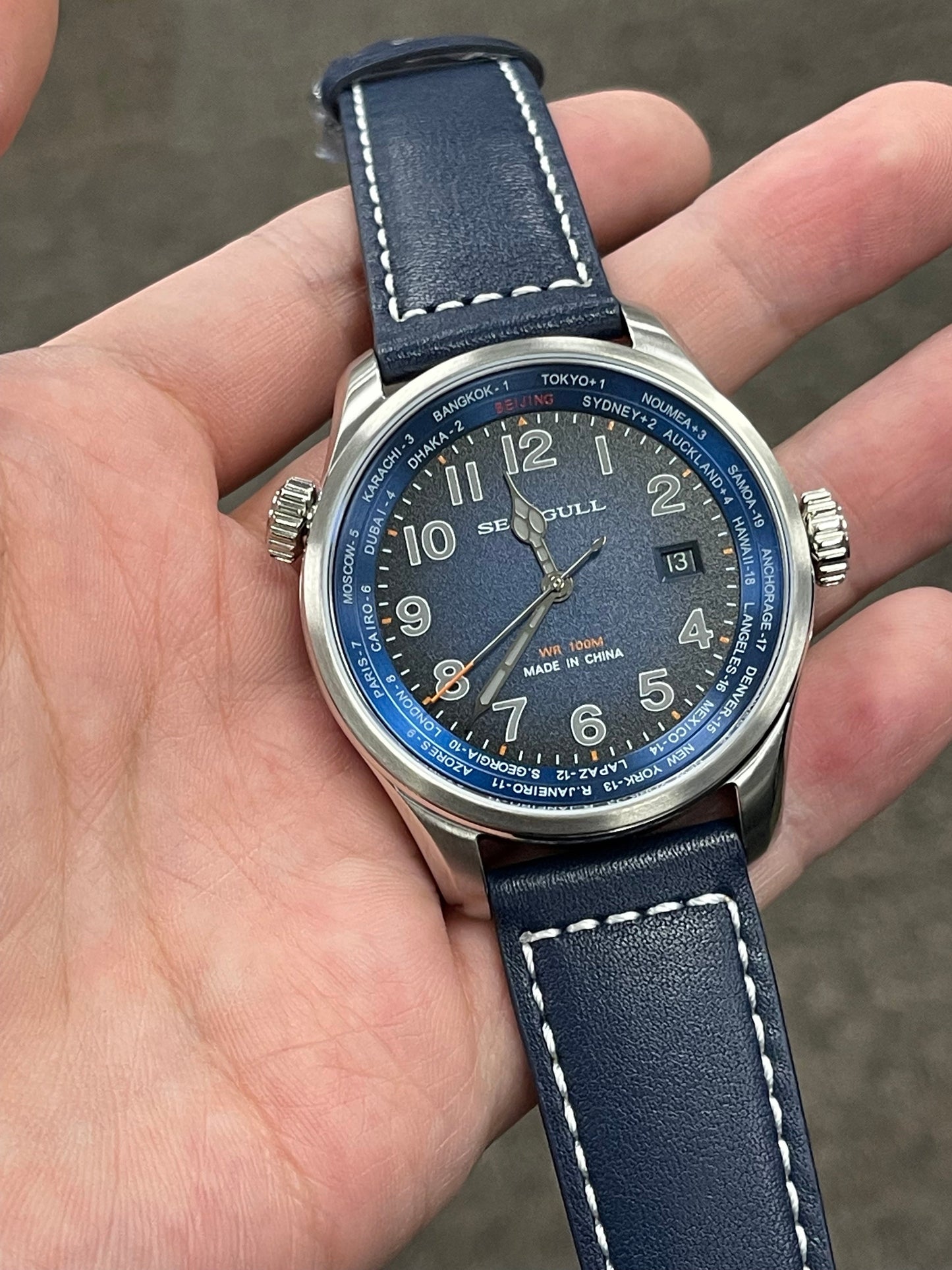 Salute · Aircraft Clock 302 · world time