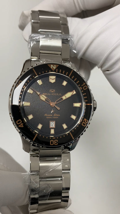 "Ocean Star" · 44 mm