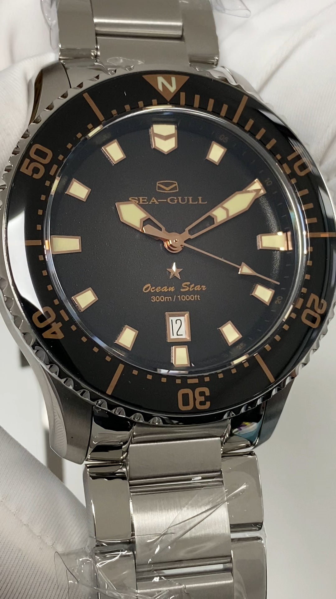 "Ocean Star" · 44 mm
