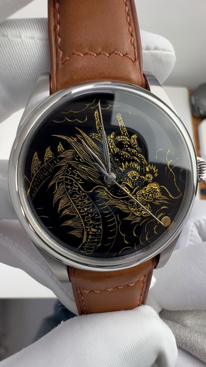 Lóóng Xíng Dá Dá · Qiāng Jīn gold-inlay lacquer dial · SW200