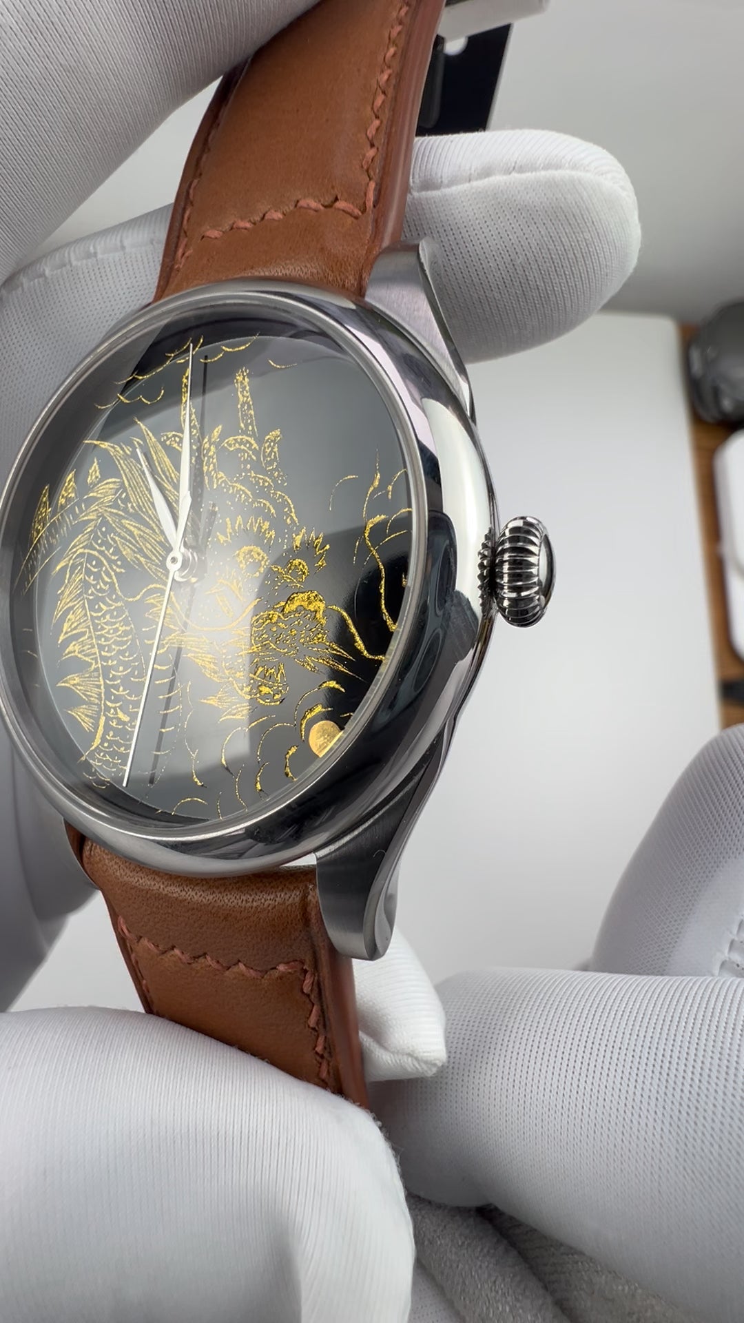 Lóóng Xíng Dá Dá · Qiāng Jīn gold-inlay lacquer dial · SW200