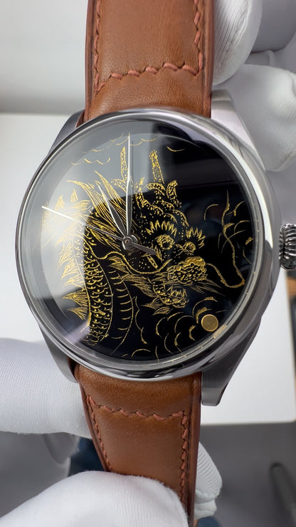 Lóóng Xíng Dá Dá · Qiāng Jīn gold-inlay lacquer dial · SW200