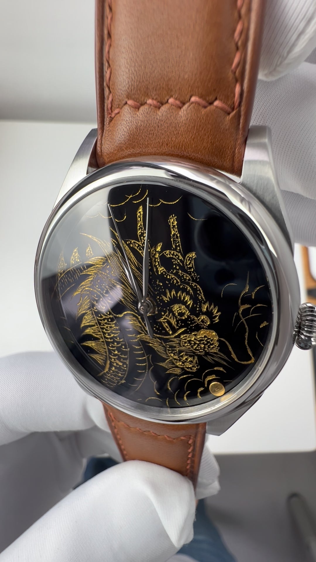 Lóóng Xíng Dá Dá · Qiāng Jīn gold-inlay lacquer dial · SW200