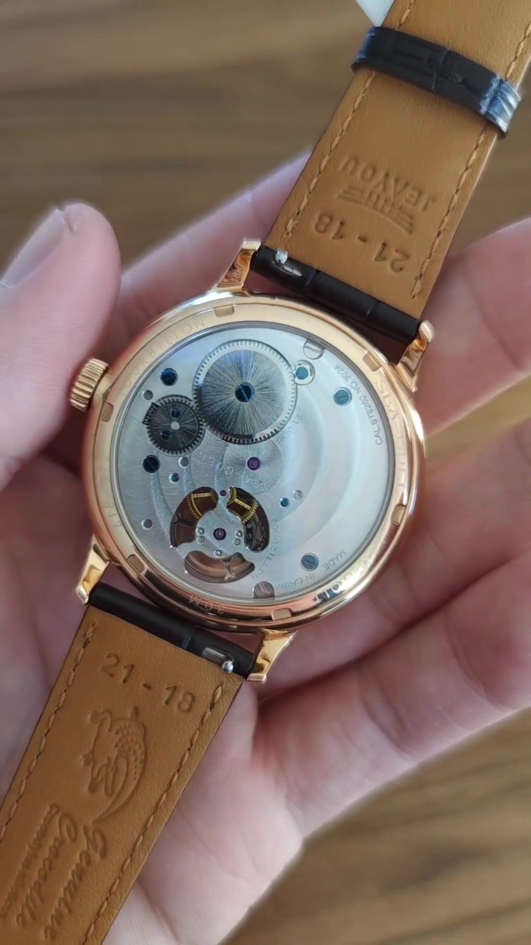 [Pre-owned] 618.872 · 18K rose gold case