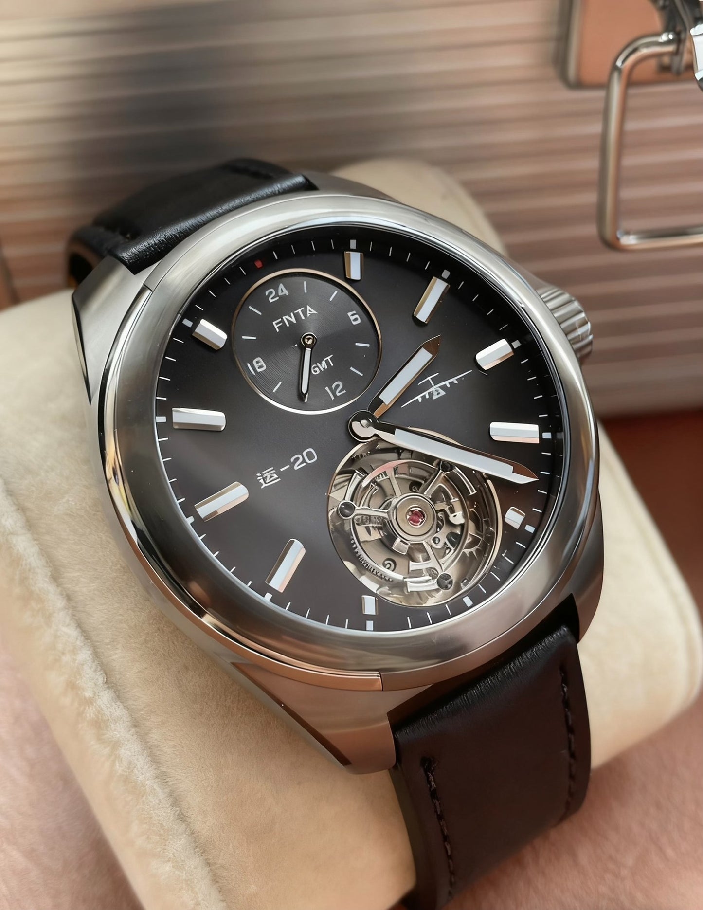 Y-20 · tourbillon