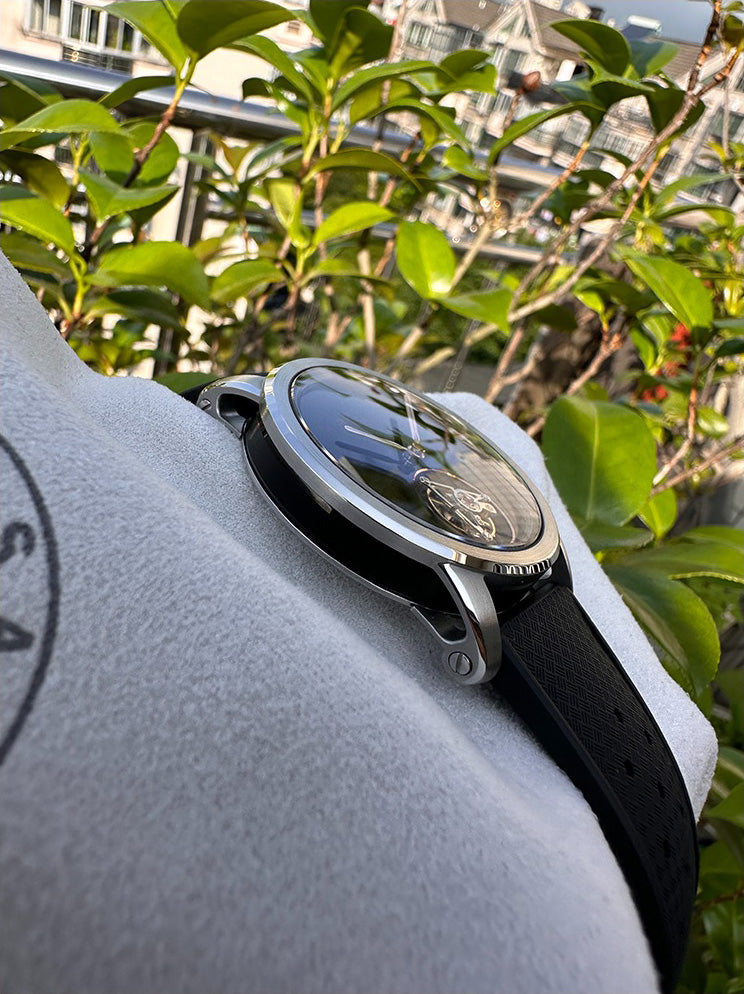 Mark Chen 03 · ripple case back · thermal-blue gears