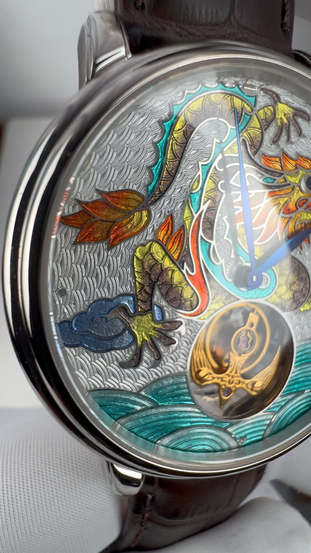 Lóóng · Tourbillon · Enamel