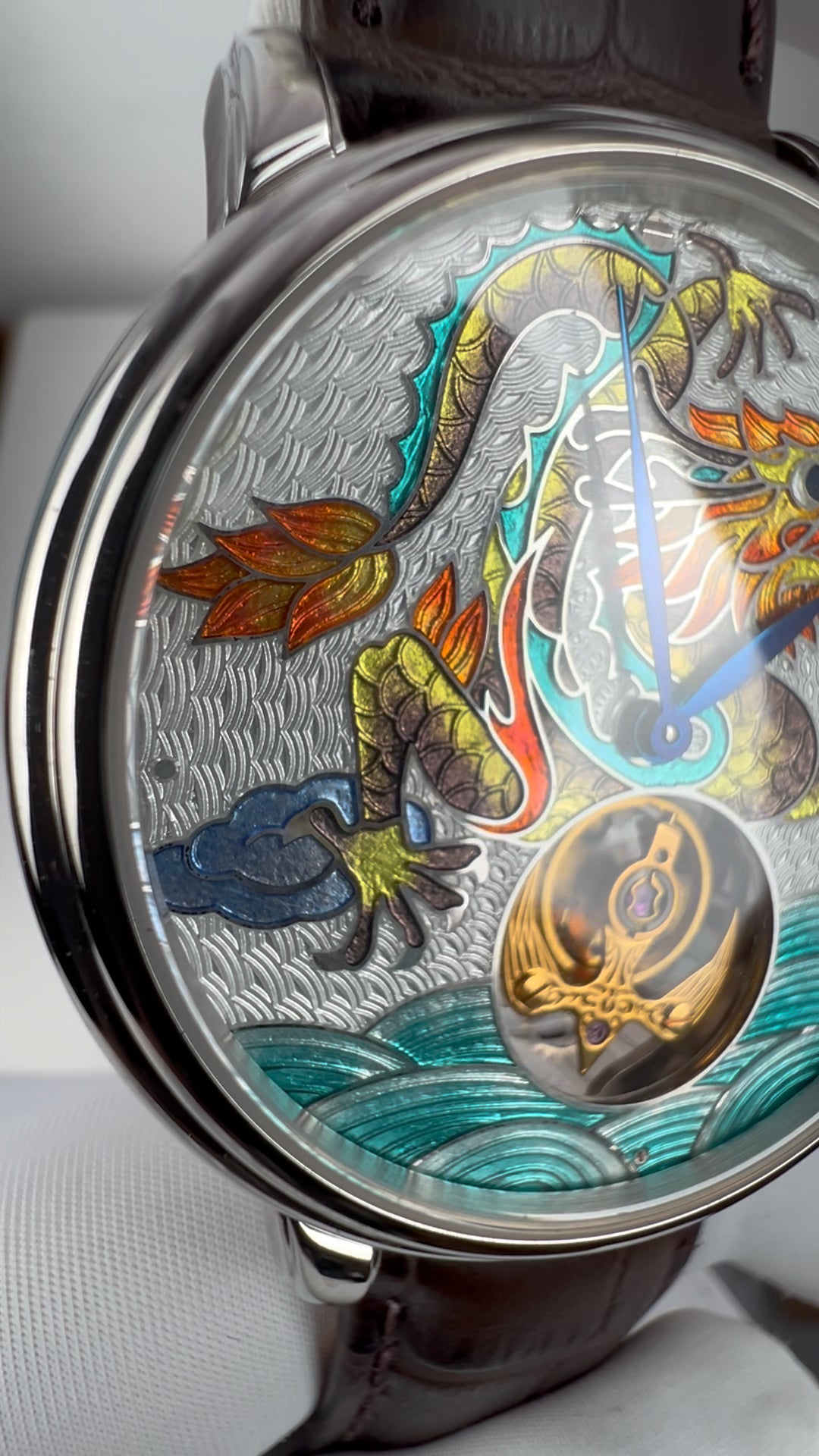 Lóóng · Tourbillon · Enamel