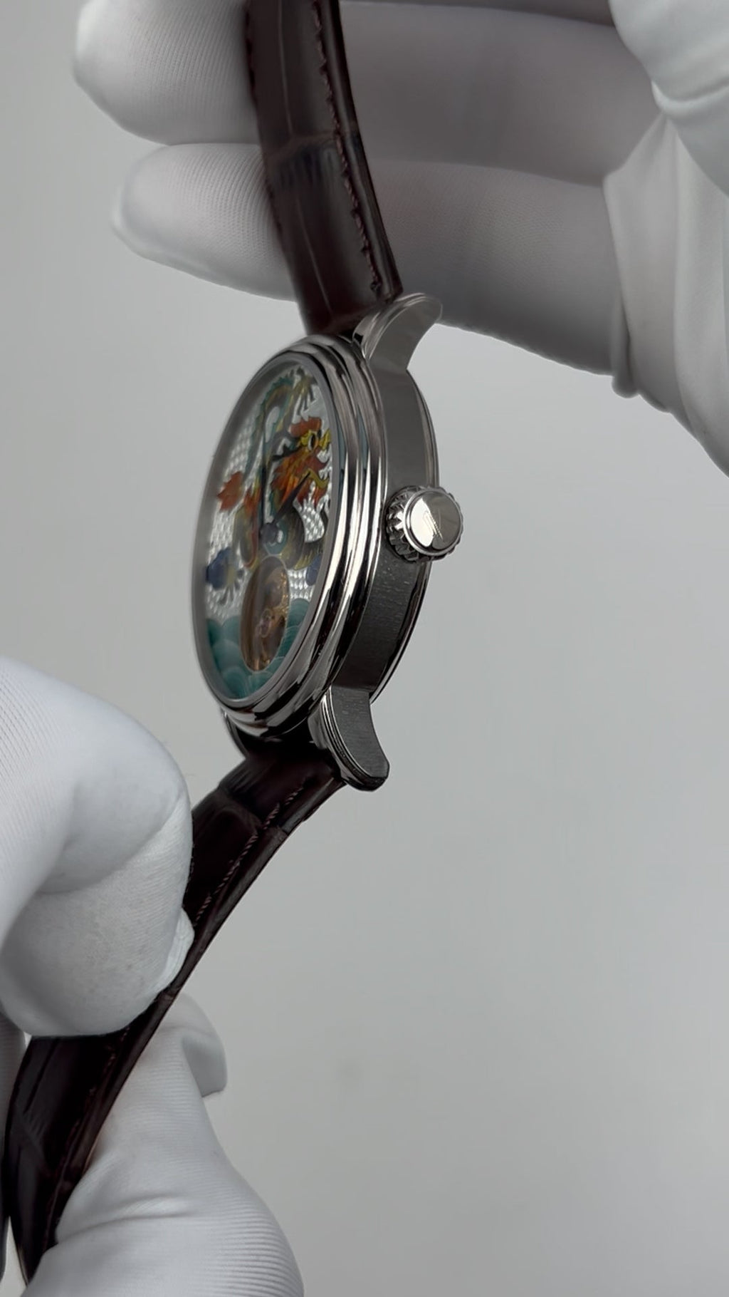 Lóóng · Tourbillon · Enamel