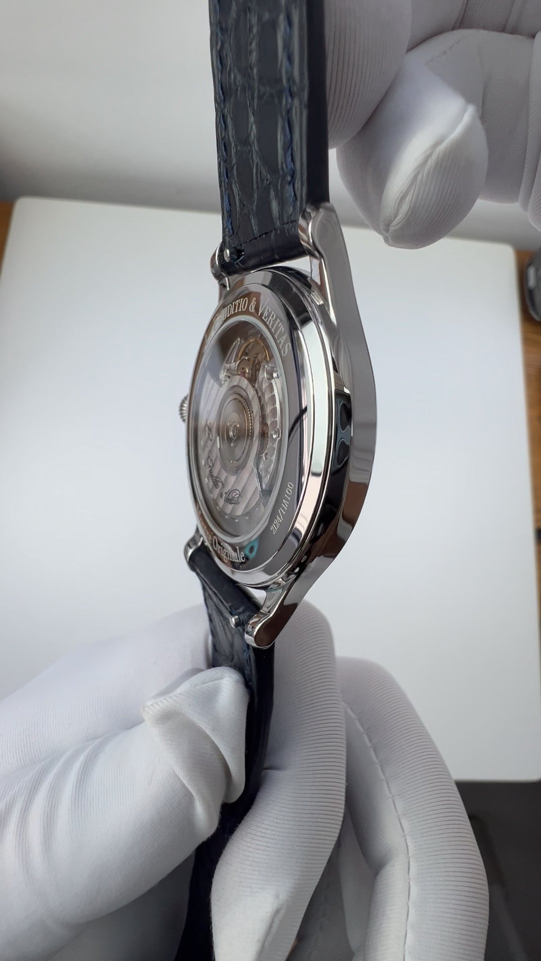 2124/11A · Grand Feu Enamel