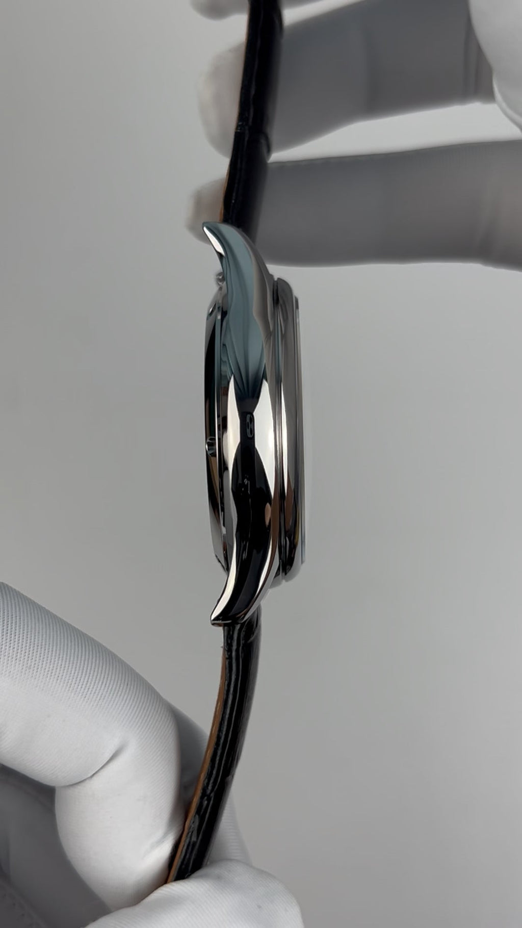 Tourbillon · white mother-of-pearl