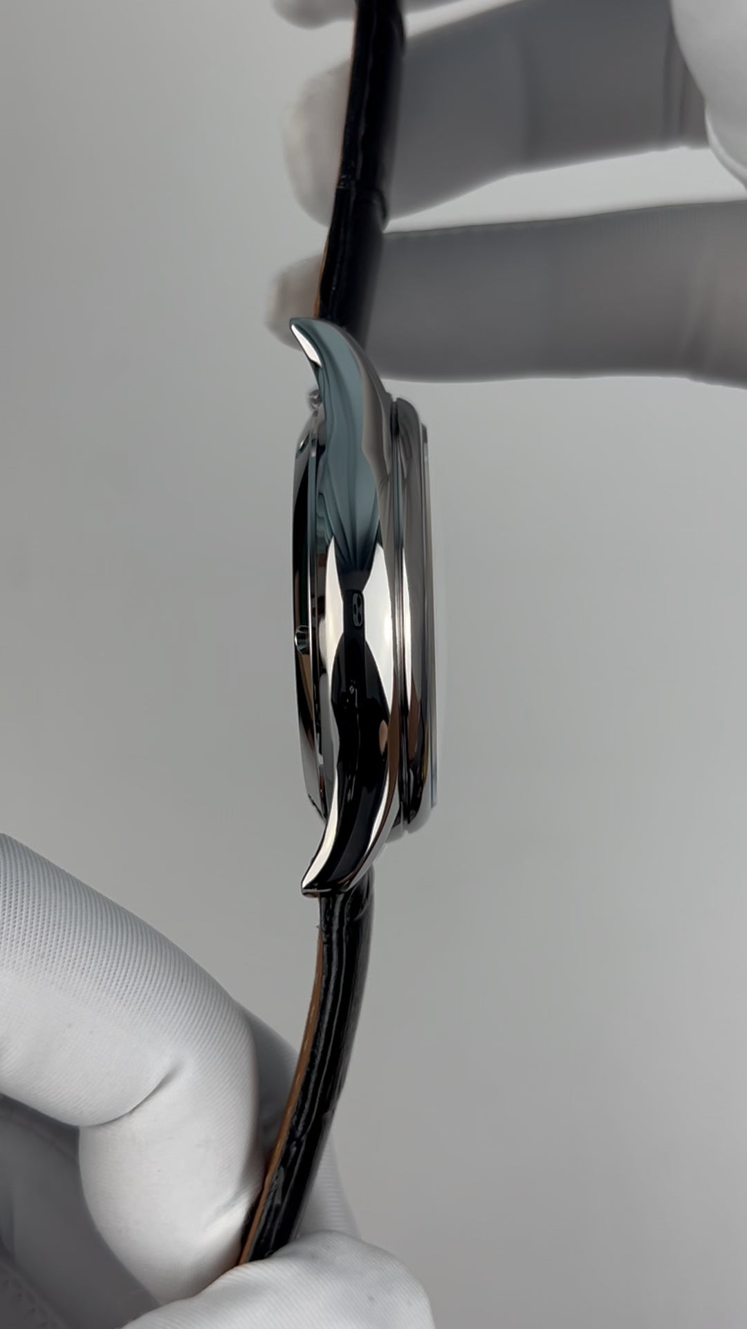 Tourbillon · white mother-of-pearl