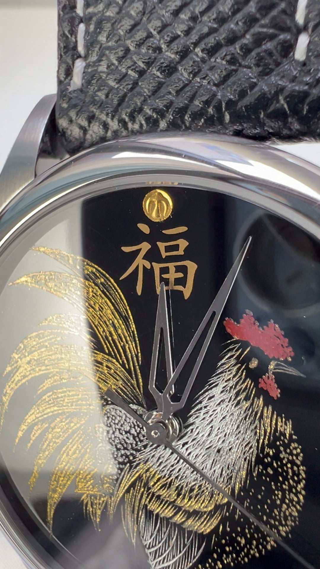 Rooster · Fú 福 · Qiāng Jīn gold-inlay lacquer dial