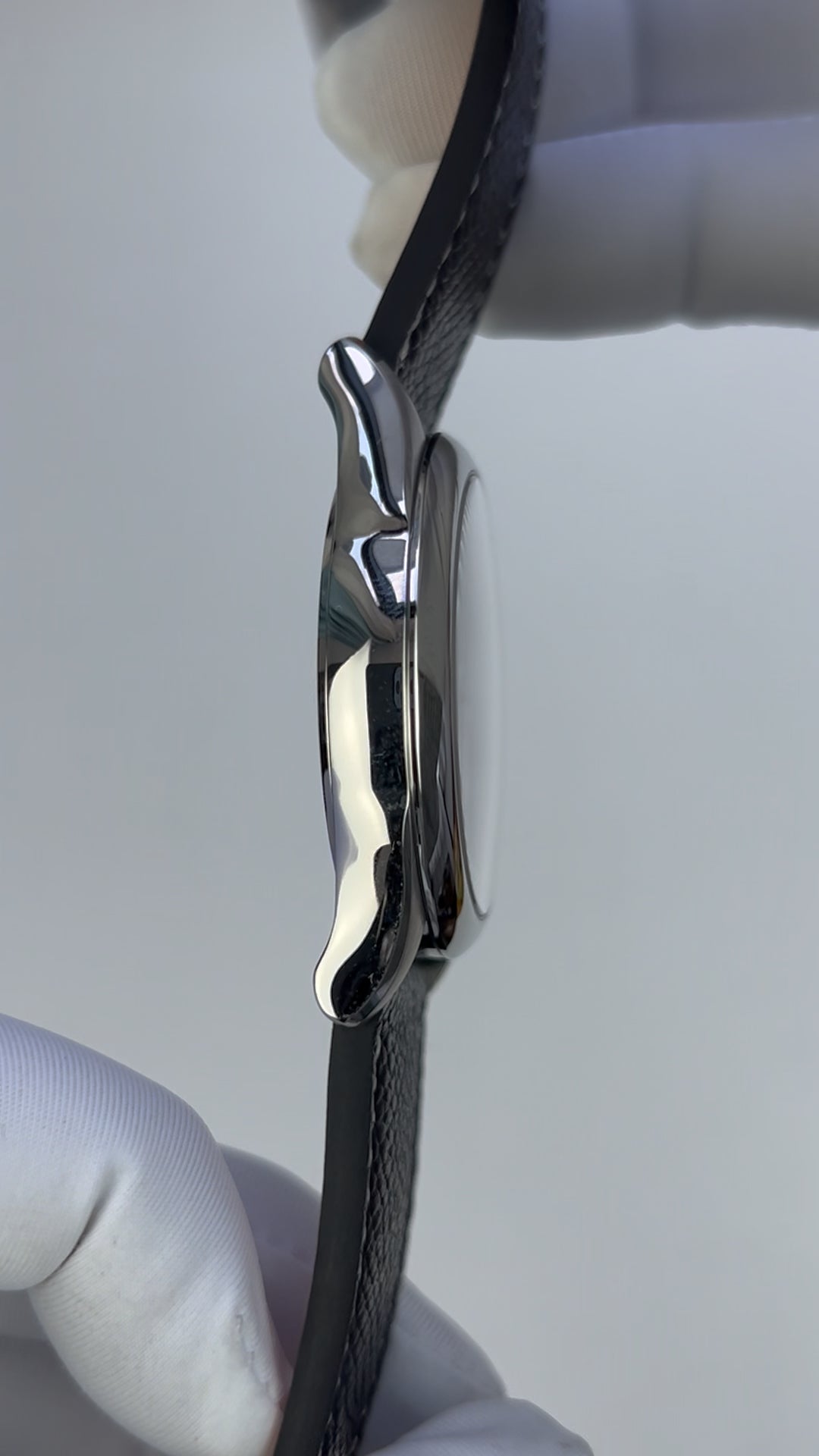 Rooster · Fú 福 · Qiangjin gold-inlay lacquer dial