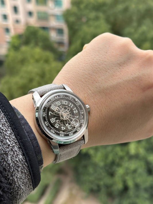 Jumping Hour Hand · Gen. II · grey dial