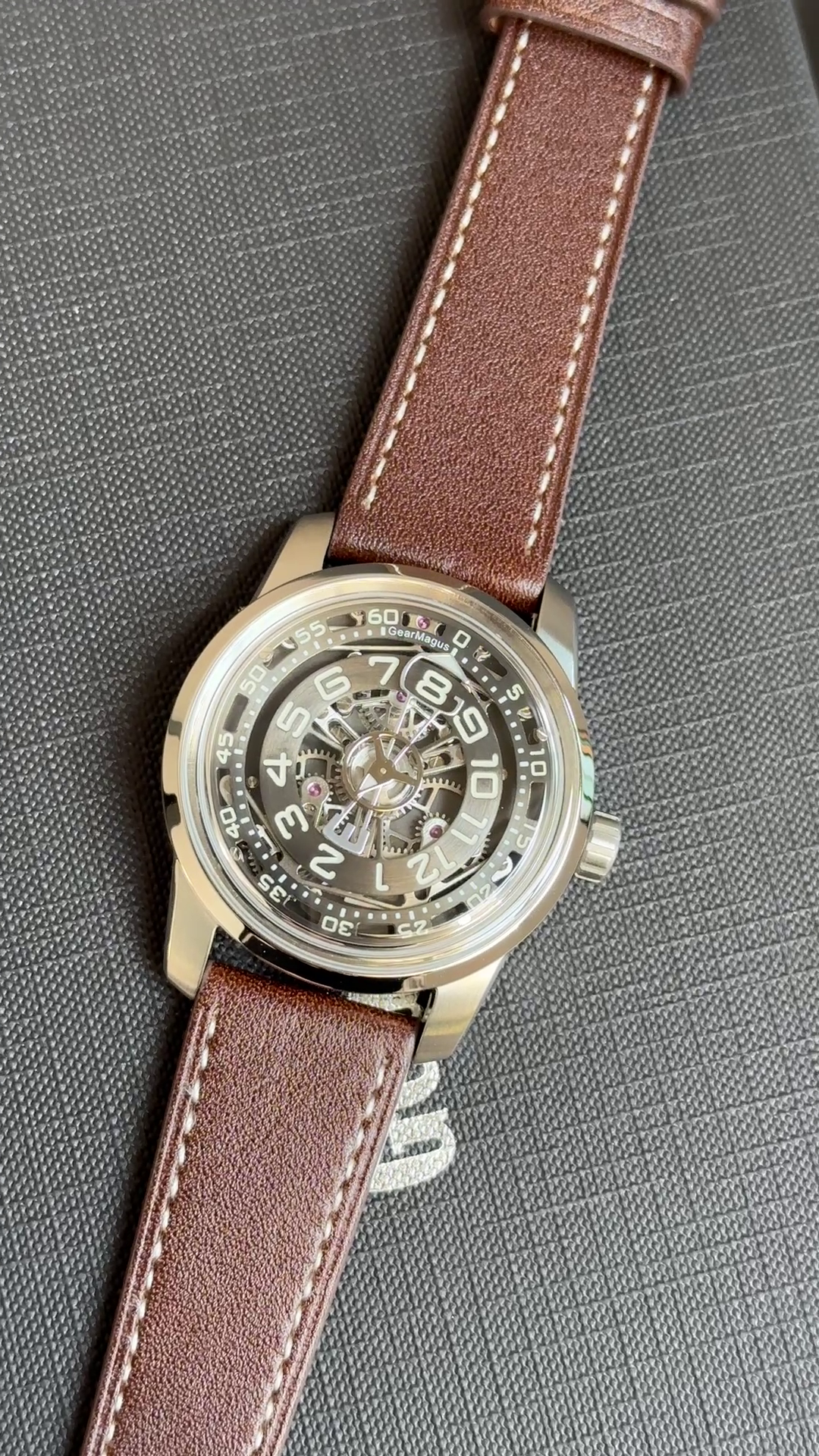 Jumping Hour Hand · Gen. II · black dial