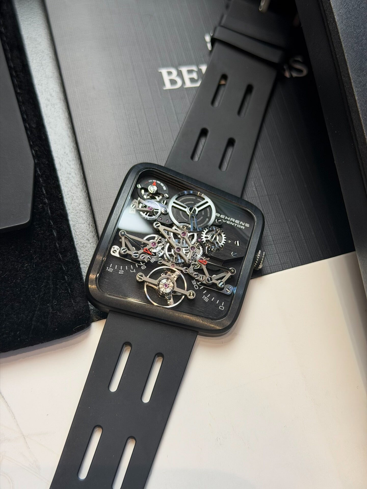 [Pre-owned] 11G carbon fiber watch case