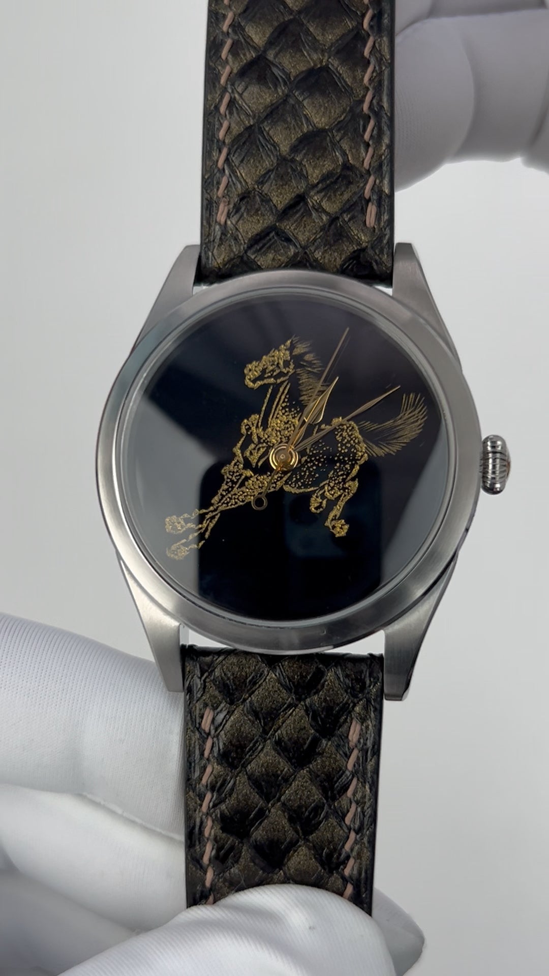 Galloping Horse · Qiangjin gold-inlay lacquer dial · 马到成功