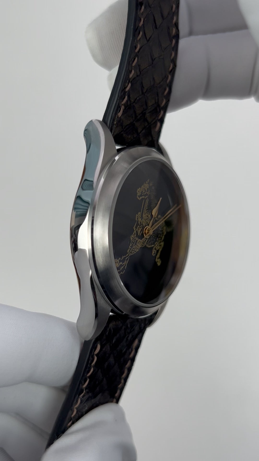 Galloping Horse · Qiangjin gold-inlay lacquer dial · 马到成功