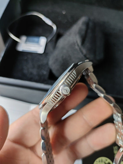 Designer Series · Frost dial