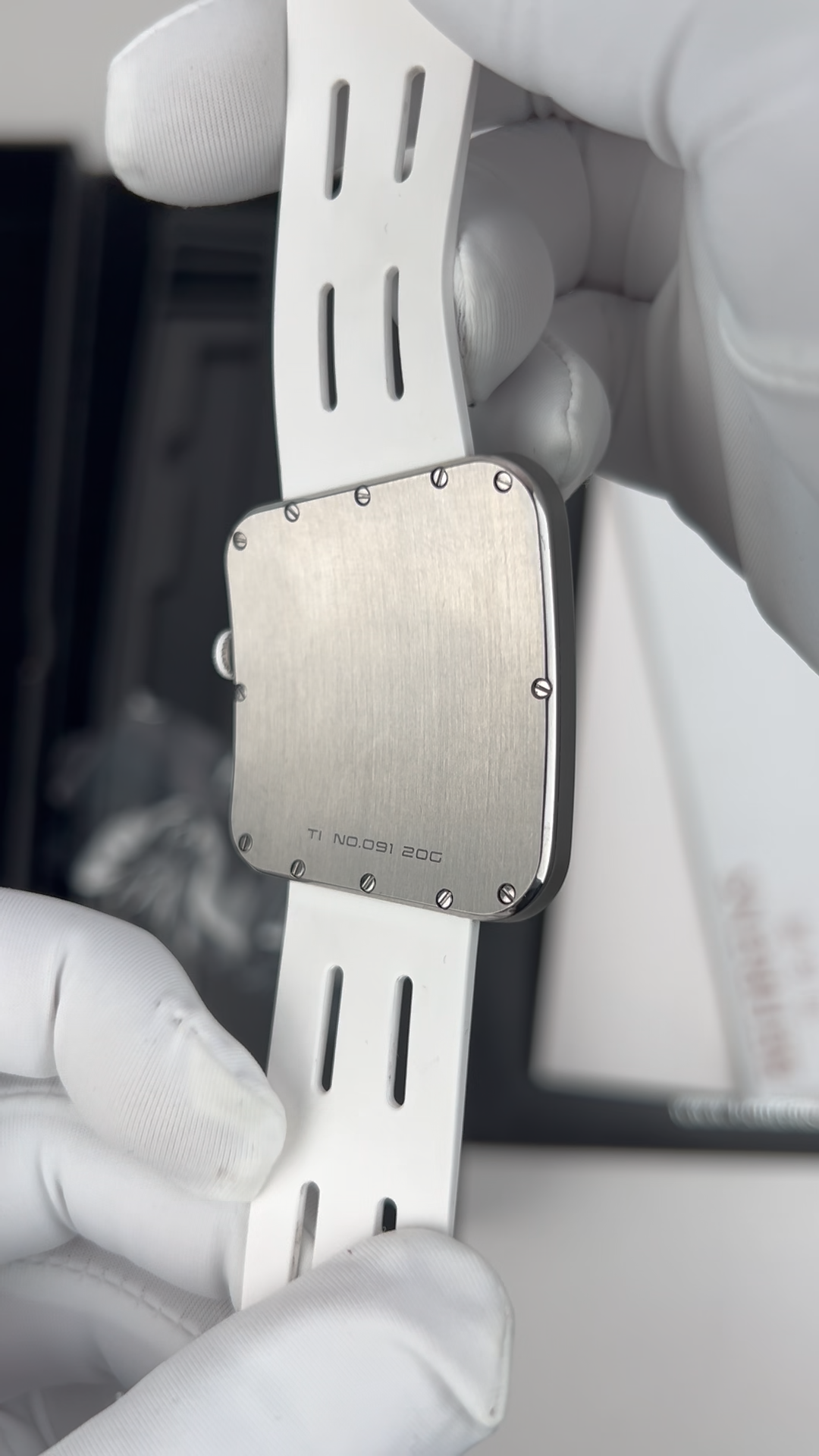 [Pre-owned] 20G · titanium case