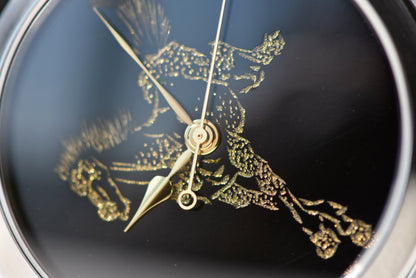 Galloping Horse · Qiangjin gold-inlay lacquer dial · 奔馬圖