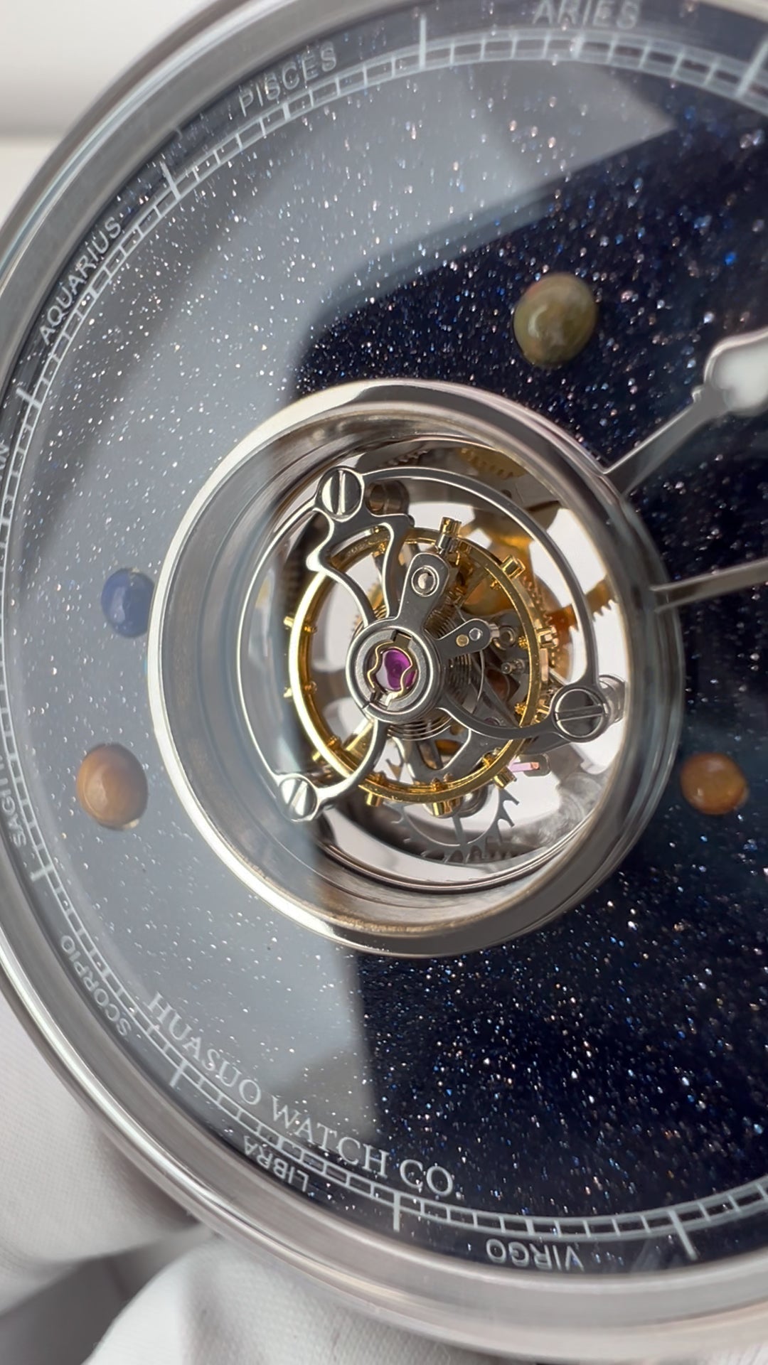 Central Tourbillon · Planets