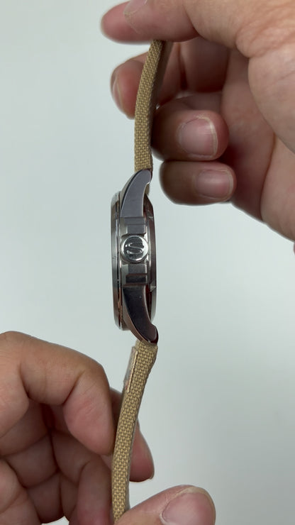 [Pre-owned] People's Volunteer Army