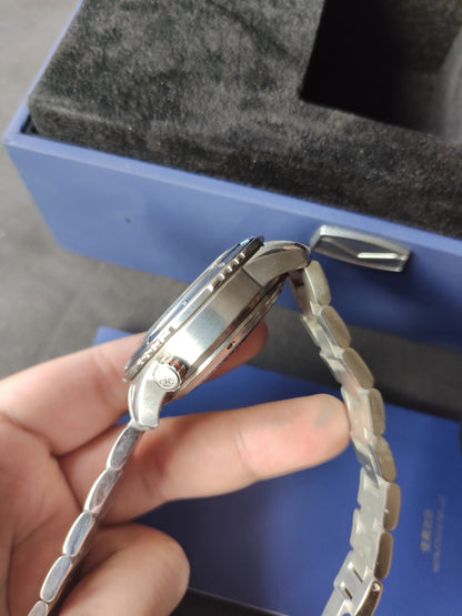 [Pre-owned] Okeanos · 1217 · 1000M Diver