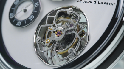 Magic 1 · Rotating case