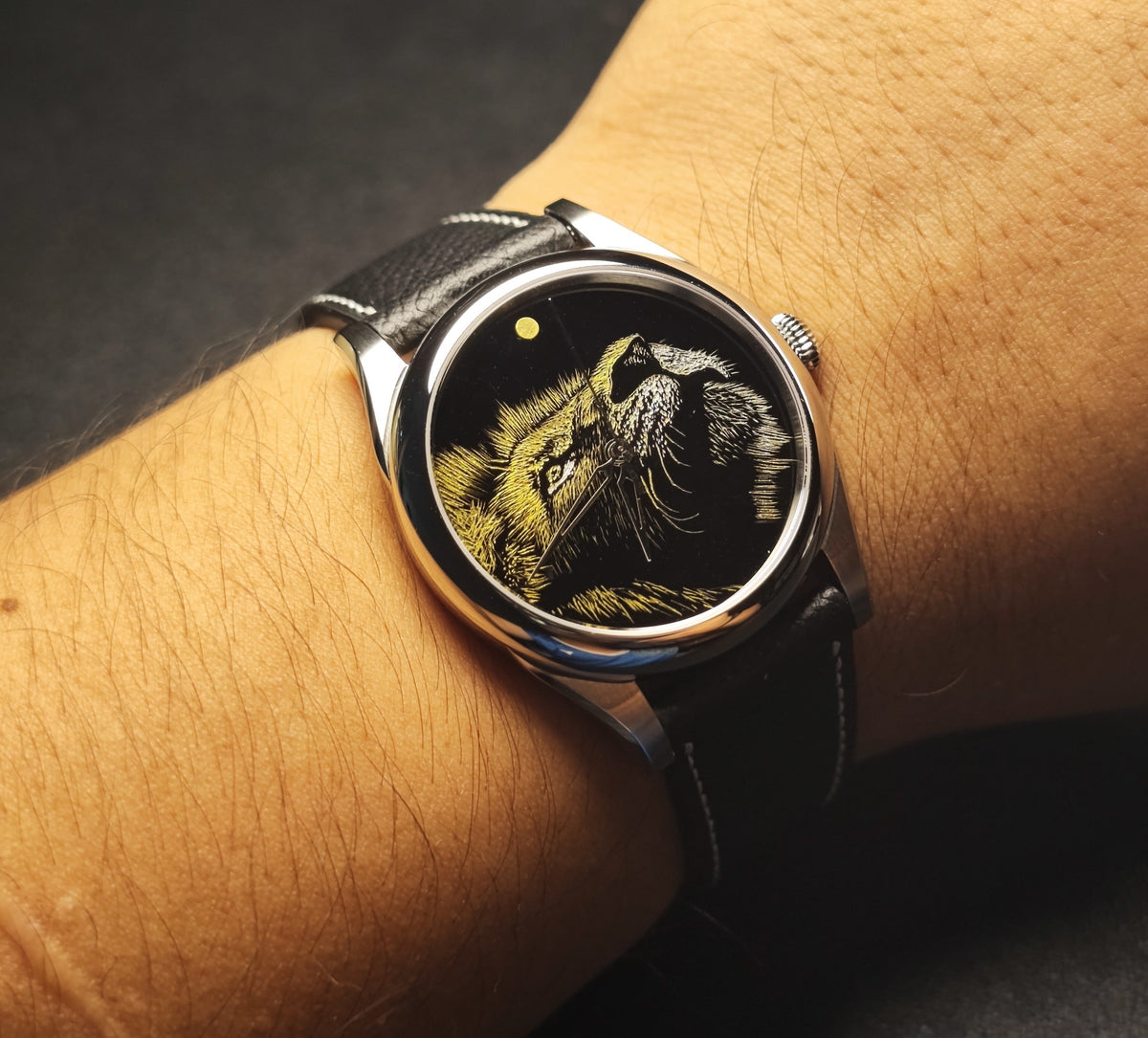 Lion · Qiāng Jīn gold-inlay lacquer dial
